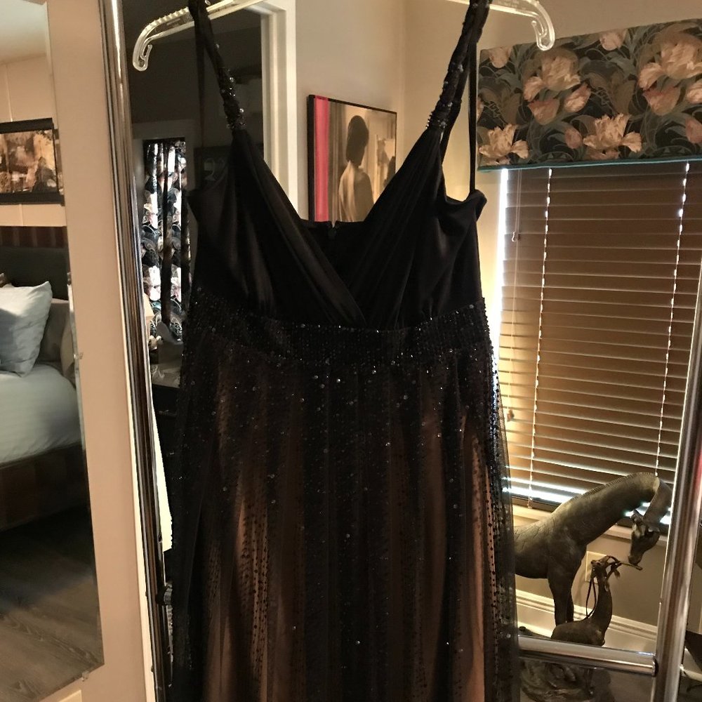 NWOT BCBG MaxAzria Beaded Cocktail Dress Size 6P